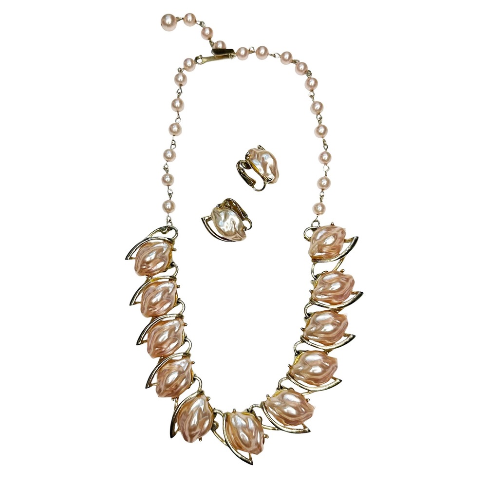 VINTAGE Mid-Century Faux Pearl Necklace & Clip-on Earring Set • pink, gold tone